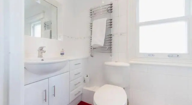 Номер Standard с красивым видом из окна Swan Guest House LONDON - HEATHROW