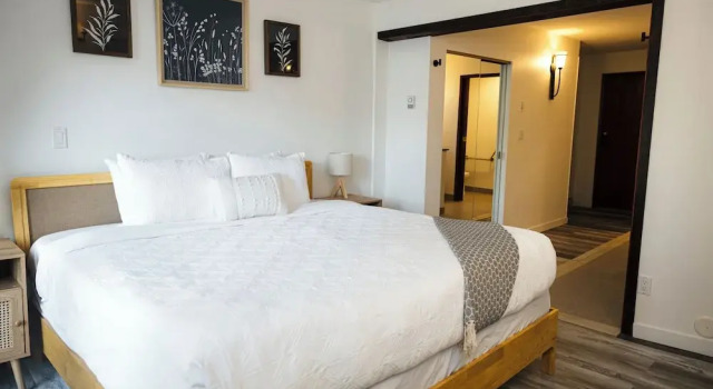 Tofino Oceanfront Hotel Suite 3