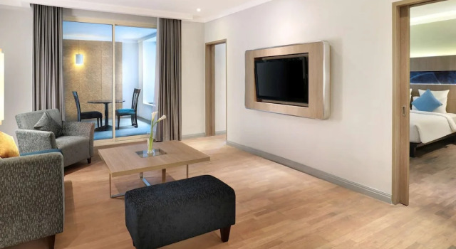 Двухместный люкс Deluxe Novotel Jakarta Mangga Dua Square