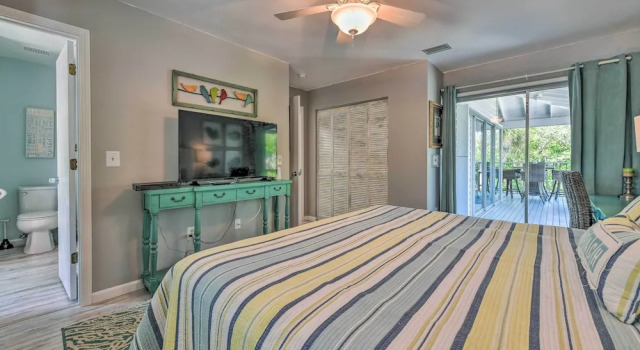 Canal-front Gem w/ Pool & Hot Tub in Anna Maria
