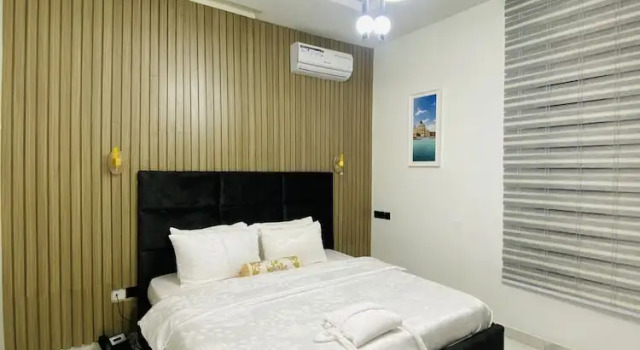 Infinity Luxury Apartment, Buchen Sie Ferienwohnung Hotels in Eti-Osa mit Parkplatz, Parkplätze