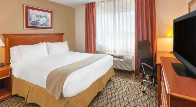 Holiday Inn Express Chelsea, Réserver Hôtel Chelsea Michigan