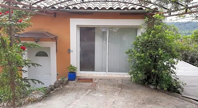 Au Papillon Dort, Rezervasyon Otel Carros otoparklı oteller, Otopark