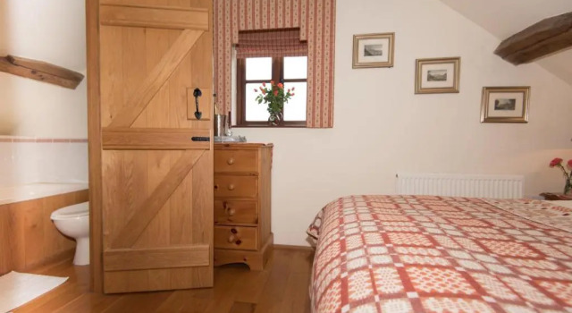 Cae'r Beili, Book Hotel Cilycwm 
