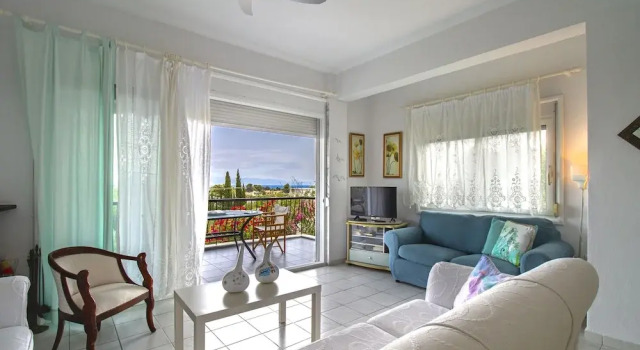 Magdalini's Seaview House - Pefkohori, Book Hotel Pefkohori 
