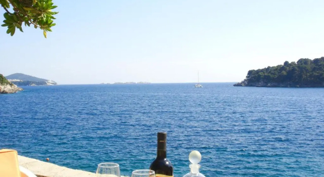 Студия Beach House On The Cliff