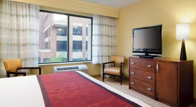 Двухместный люкс Courtyard by Marriott Birmingham Downtown at UAB