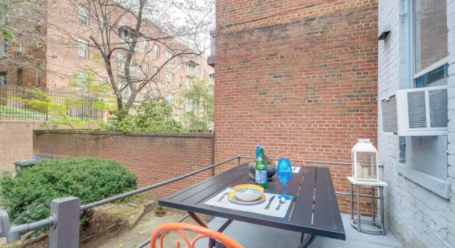 Апартаменты Historic Georgetown Townhome: Walkable Location!