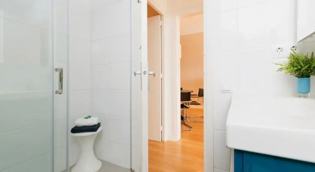 Lodging Apartments Guell Gaudi, Забронировать Апартаменты/квартира Отели Барселоны с парковкой, рядом с Холм Туро-де-ла-Ровира, Парковка