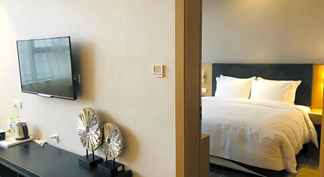 Люкс c 1 комнатой Holiday Inn Express Chengdu Dafeng