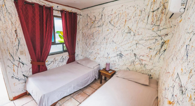 Pura Vida Hostel