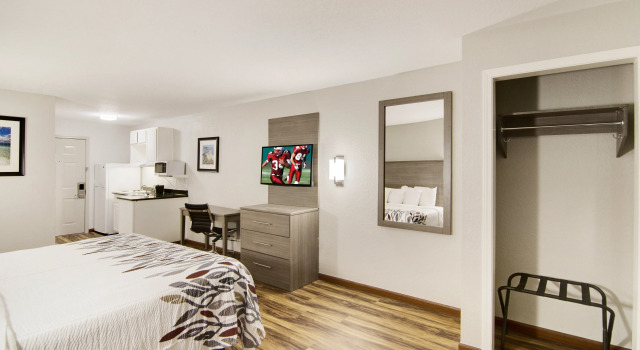 Red Roof Inn & Suites Pensacola - NAS Corry, Rezerwuj Hotel West Pensacola Stany Zjednoczone