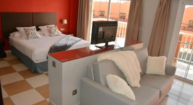 Полулюкс Hotel Chatur Costa Caleta
