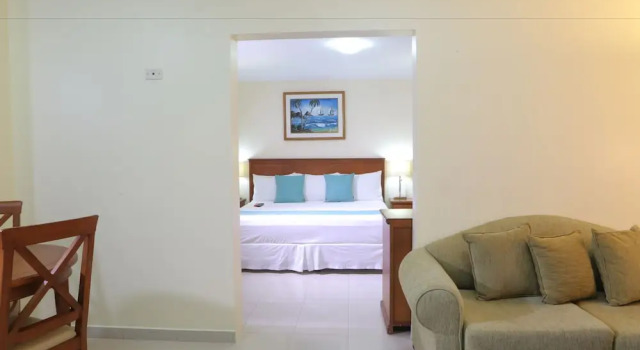 Четырёхместный люкс Superior с балконом Hotel El Marqués
