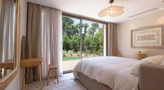 Prestige Villa a/c 12P With Pool & Lounge