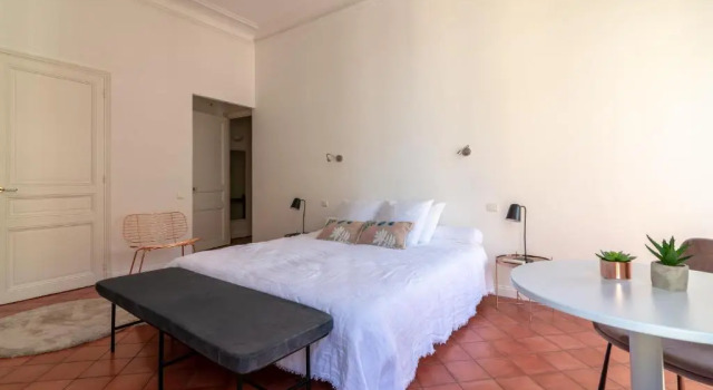 La Guitare 23 - Large Modern Studio with Balcony in Center of Cannes, Just Behind Grand Hotel