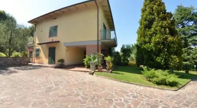 Agli Olivi, Prenota Villa Hotel a Capannori con piscina, Piscina