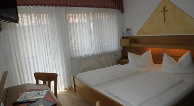 Gasthof Zur Krone, Varaa Matkakoti Hotellit Baijeri pysäköinnillä, Pysäköinti