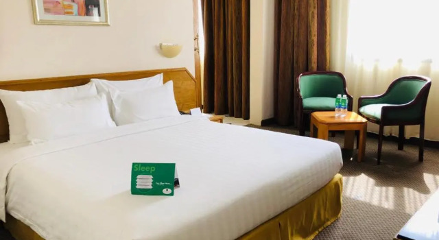 Двухместный полулюкс с балконом Hotel Al Madinah Holiday