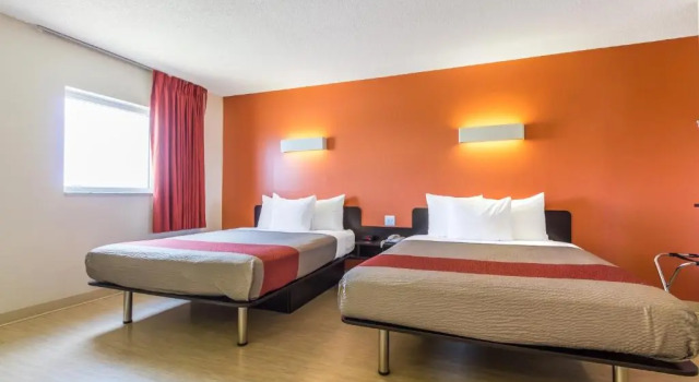 Четырёхместный номер Standard Motel 6-Kingston, ON
