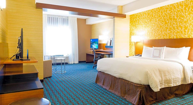 Люкс Fairfield Inn & Suites by Marriott Dickson
