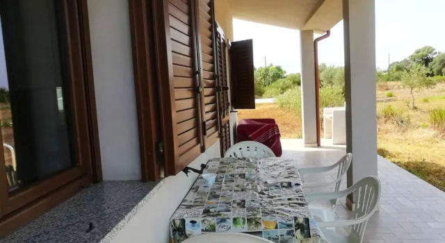 2 bedrooms house with enclosed garden and wifi at Sant'Anna Arresi 3 km away from the beach