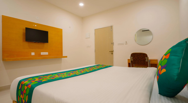 Номер Deluxe Treebo Living Tree Opposite Khairatabad Metro
