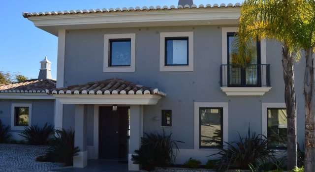 Modern Villa With Swimming Pool Near Carvoeiro, Rezerwuj Willa Hotele w Algarve z parkingiem, Parking