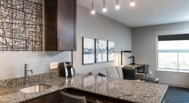 Двухместный люкс c 1 комнатой Residence Inn by Marriott Boston Logan Airport/Chelsea