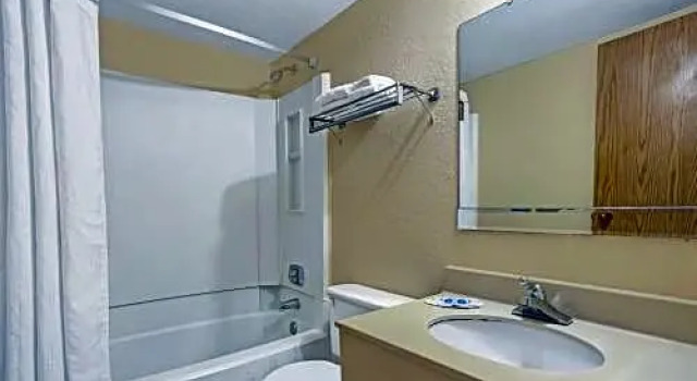 Номер Standard Monte Carlo Inn