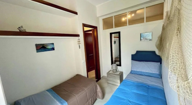Seafront House Le Finestre Sul Mare With Balcony, Забронировать Отель Отели в центре Санта-Флавия, в центре