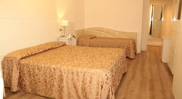 Четырёхместный номер Standard Hotel Esplanade