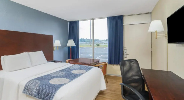 Номер Standard Days Inn by Wyndham Statesville