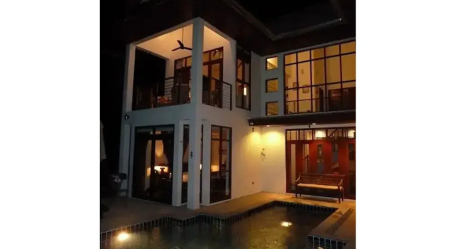 3BR Seaview Sunrise Villa Santi Thani, Забронировать Вилла Отели Южного Таиланда с парковкой, Парковка