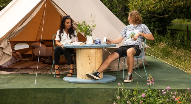 Tribal Moon Bell Tent - Love Zone, Забронировать Отель Хадсуэлл Англия
