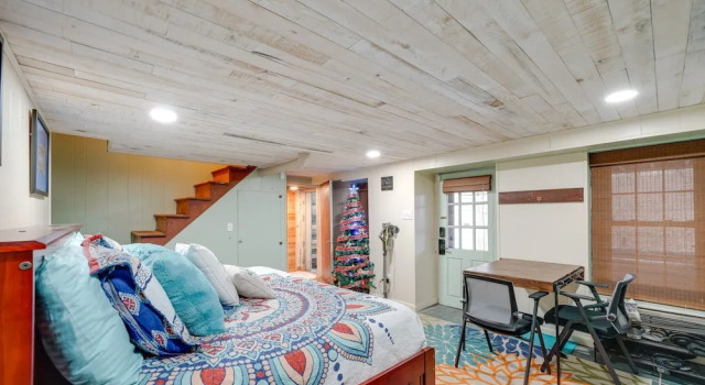 Beckley Studio w/ Private Hot Tub & Home Gym!, Book Lejlighed Beckley West Virginia