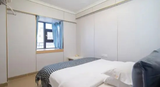 Люкс с 3 комнатами с балконом Mingzhu Exquisite Hostel