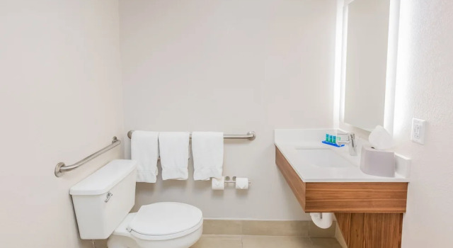 Номер Standard с балконом Holiday Inn Express Orange Beach - On The Beach by IHG