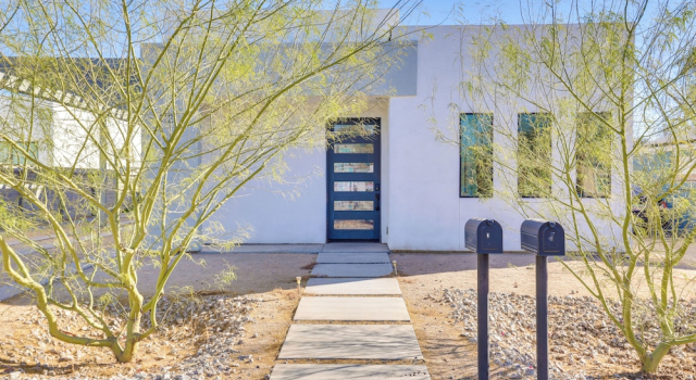Shop, Dine & Unwind: Apt 2 Mi to Dtwn Phoenix!, Забронировать Апартаменты/квартира Финикс 