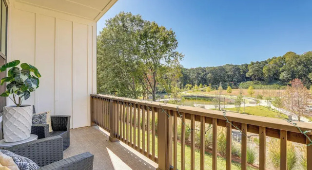 Апартаменты 5 Mi to Intl Soccer Play: ATL Townhome w/ Balcony