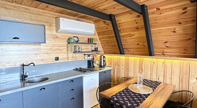 Бунгало Luxury c 1 комнатой с видом на реку VadiVera Suite Bungalow