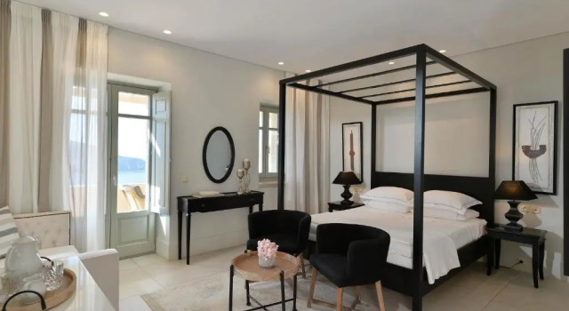 Полулюкс Akrolithi Boutique Hotel