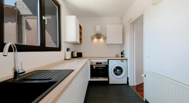 Luxury Apart' MONS City Center with Terrace, Забронировать Отель Отели Монса с парковкой, рядом с Sainte Waudru Collegiate Church, Парковка