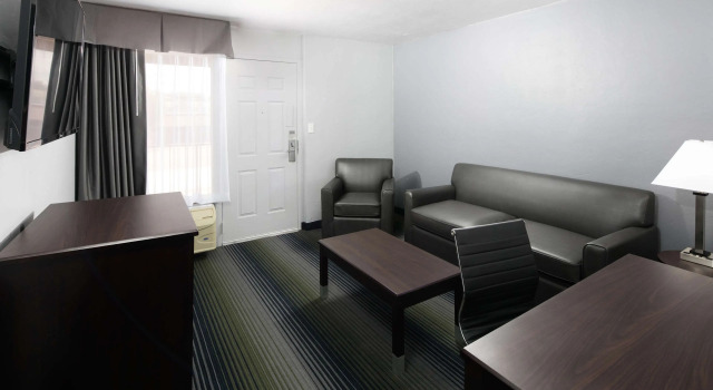 Полулюкс Red Lion Inn & Suites Tucson Downtown