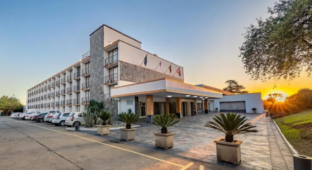 African Sky Ermelo Inn, Забронировать Отель Отели Мпумаланга с бассейном, Бассейн