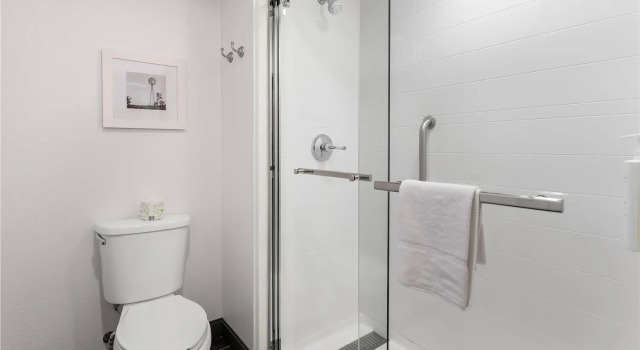 Люкс Hampton Inn & Suites Newtown
