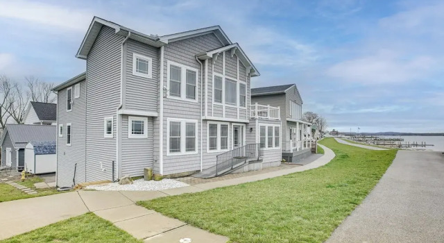 Waterfront Buckeye Lake House: Deck + Views!, Varaa Lomakoti Buckeye Lake Ohio