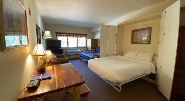 Gateway Lodge 5024