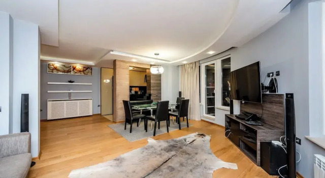 Sofia Luxury 3-Bed Penthouse Apartment Sleeps 6, Book Apartment Studentski Grad 