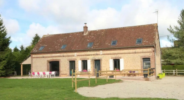 Maison familiale avec sauna, jeux et jardin clos dans le Perche. - FR-1-497-51, Buchen Sie Hotel Charencey 